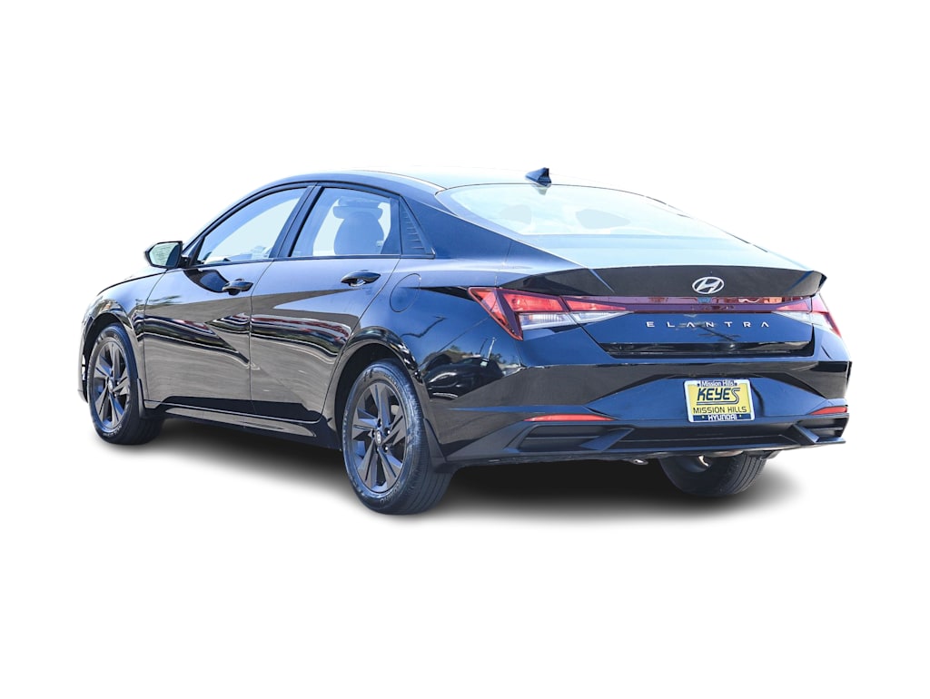 Thumbnail: 2023 Hyundai Elantra - 3