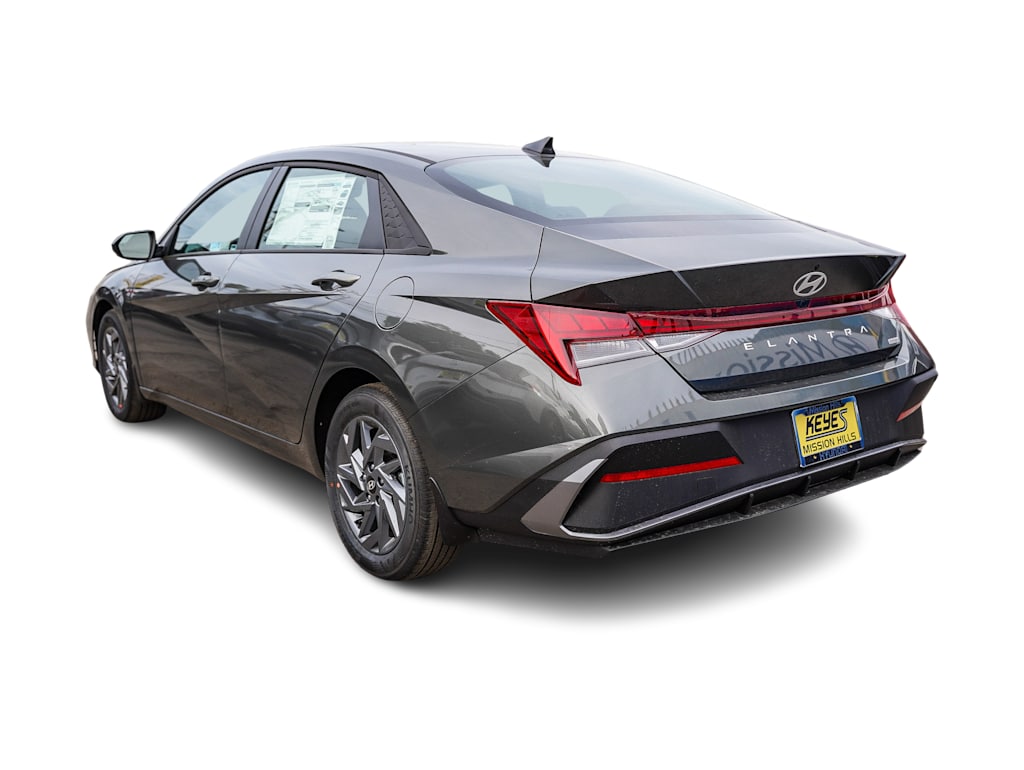 Thumbnail: 2026 Hyundai Elantra - 3