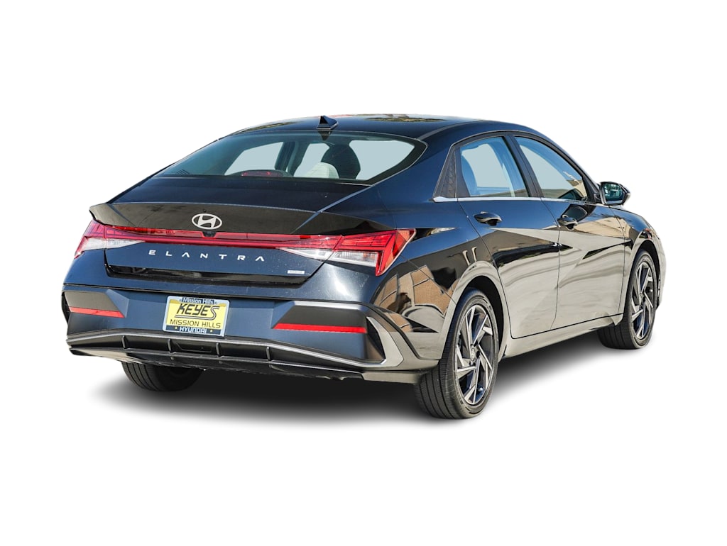 Thumbnail: 2025 Hyundai Elantra - 17