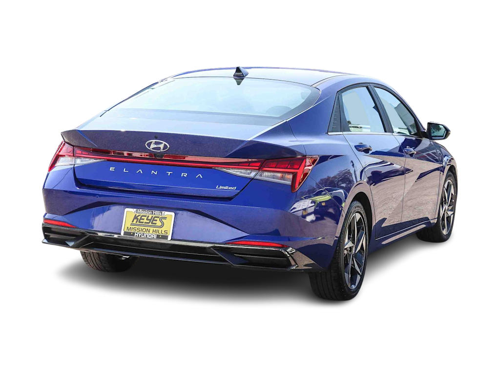 Thumbnail: 2023 Hyundai Elantra - 17