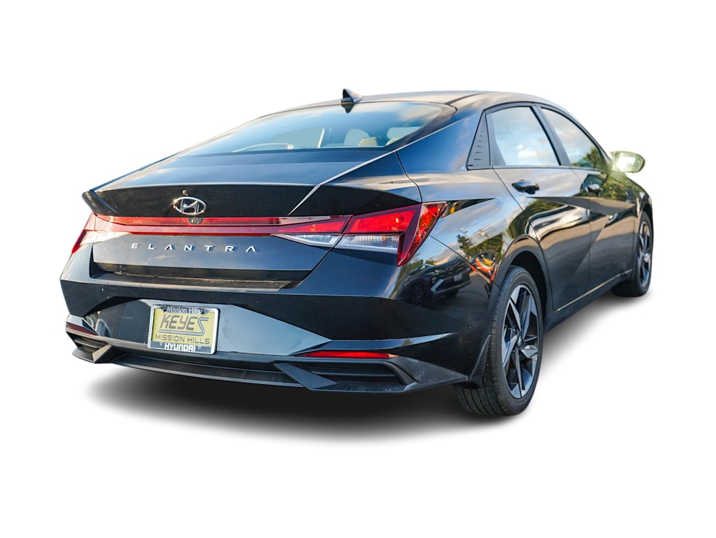 Thumbnail: 2023 Hyundai Elantra - 17