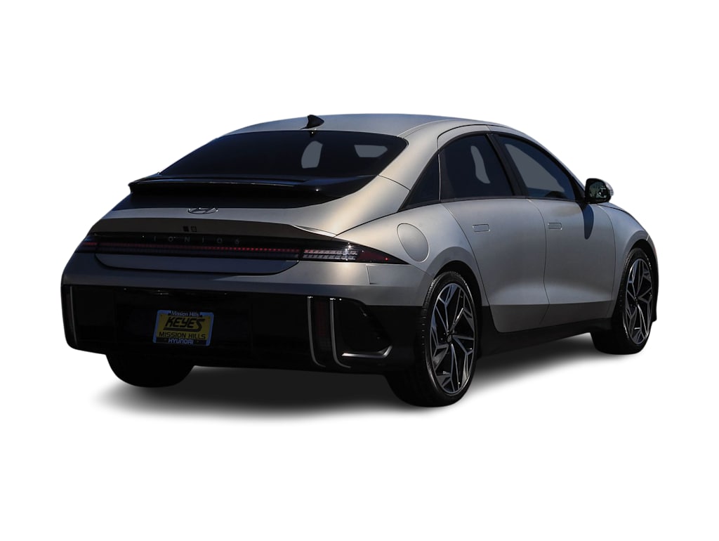 Thumbnail: 2023 Hyundai Ioniq 6 - 18