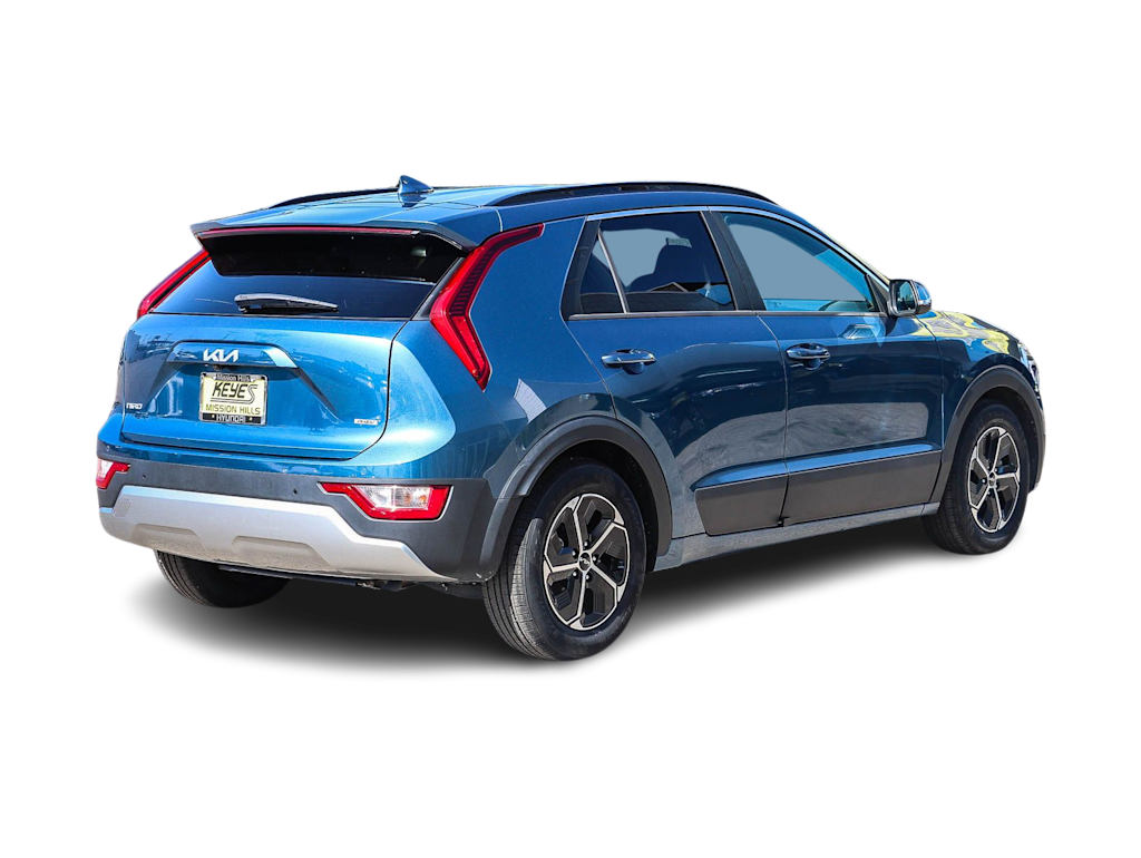 Thumbnail: 2023 Kia Niro - 17
