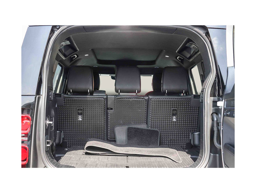 Thumbnail: 2024 Land Rover Defender - 15