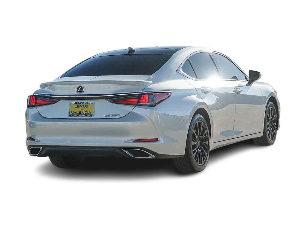 Thumbnail: 2021 Lexus ES - 18