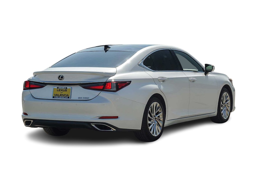 Thumbnail: 2021 Lexus ES - 18