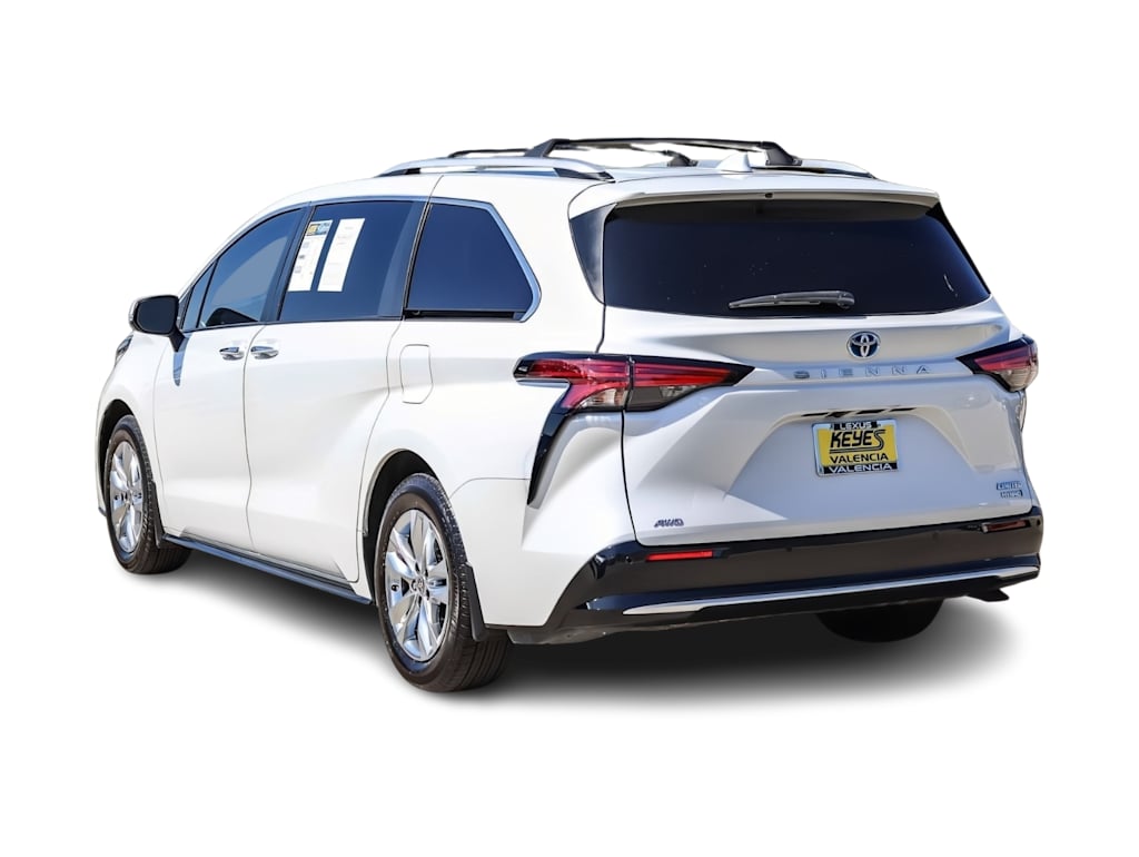 Thumbnail: 2023 Toyota Sienna - 3