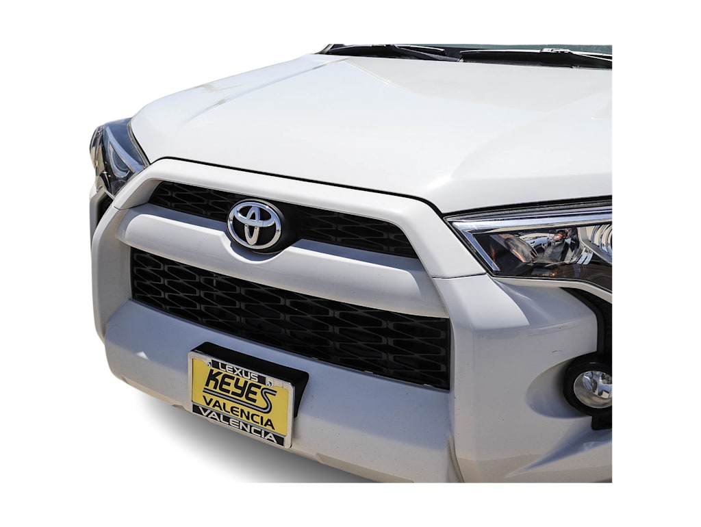 Thumbnail: 2018 Toyota 4Runner - 21