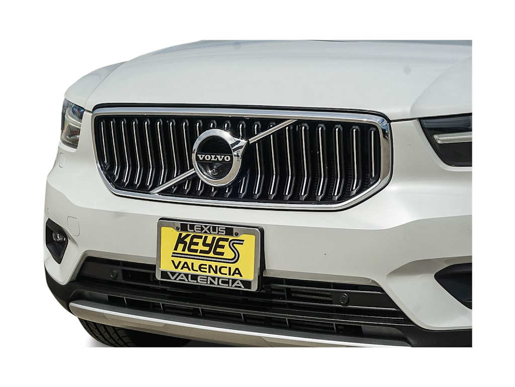 Thumbnail: 2022 Volvo XC40 - 22