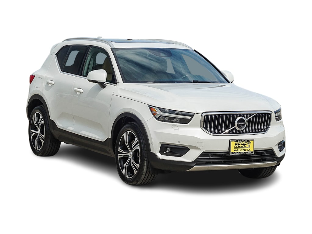 Thumbnail: 2022 Volvo XC40 - 20