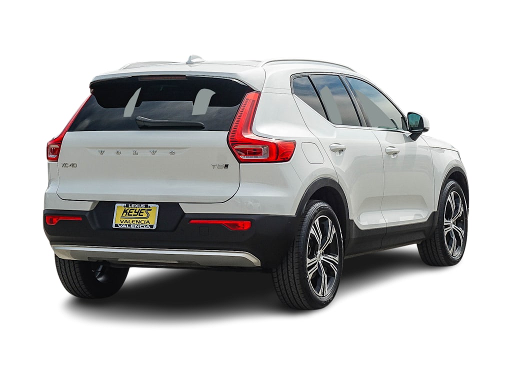 Thumbnail: 2022 Volvo XC40 - 19