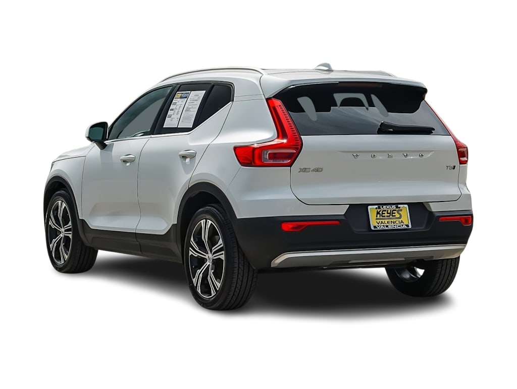 Thumbnail: 2022 Volvo XC40 - 3