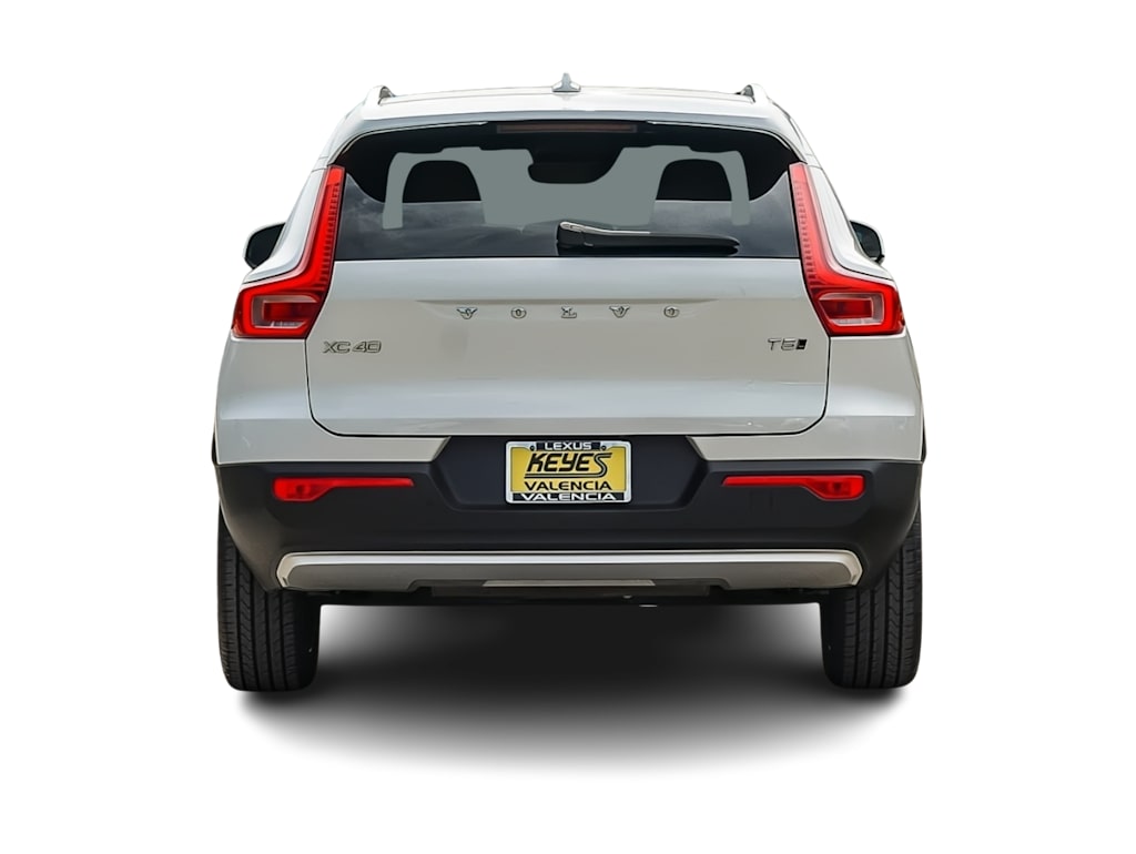 Thumbnail: 2022 Volvo XC40 - 4