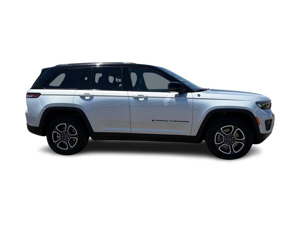 Thumbnail: 2022 Jeep Grand Cherokee - 18