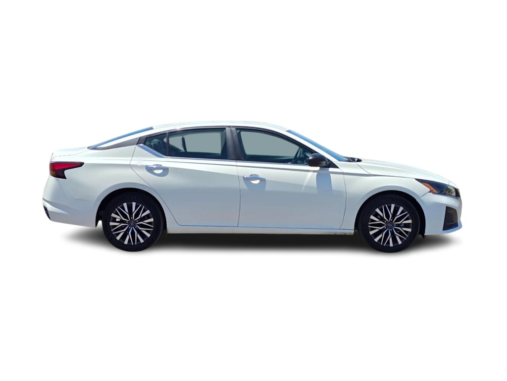 Thumbnail: 2025 Nissan Altima - 17