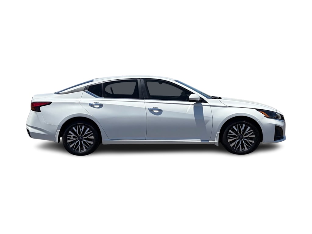 Thumbnail: 2023 Nissan Altima - 19
