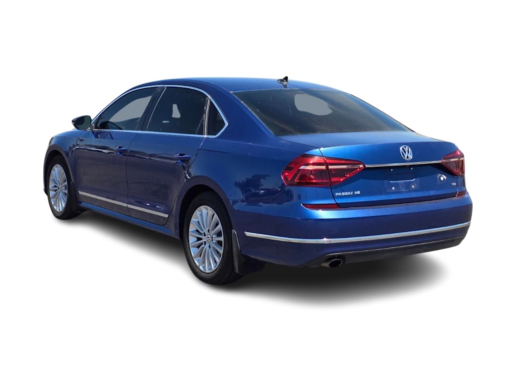 Thumbnail: 2017 Volkswagen Passat - 4