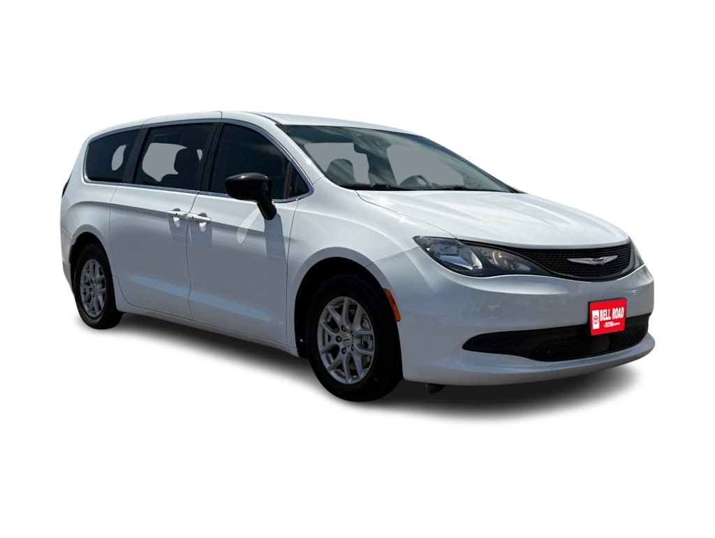Thumbnail: 2024 Chrysler Voyager - 17