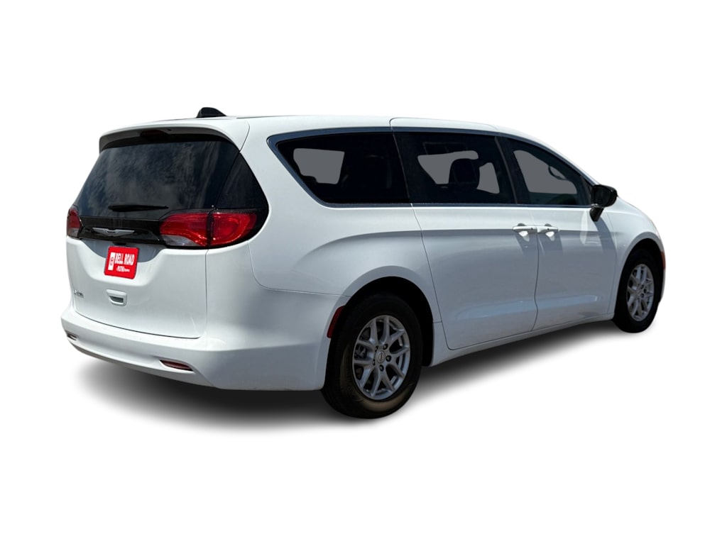 Thumbnail: 2024 Chrysler Voyager - 15