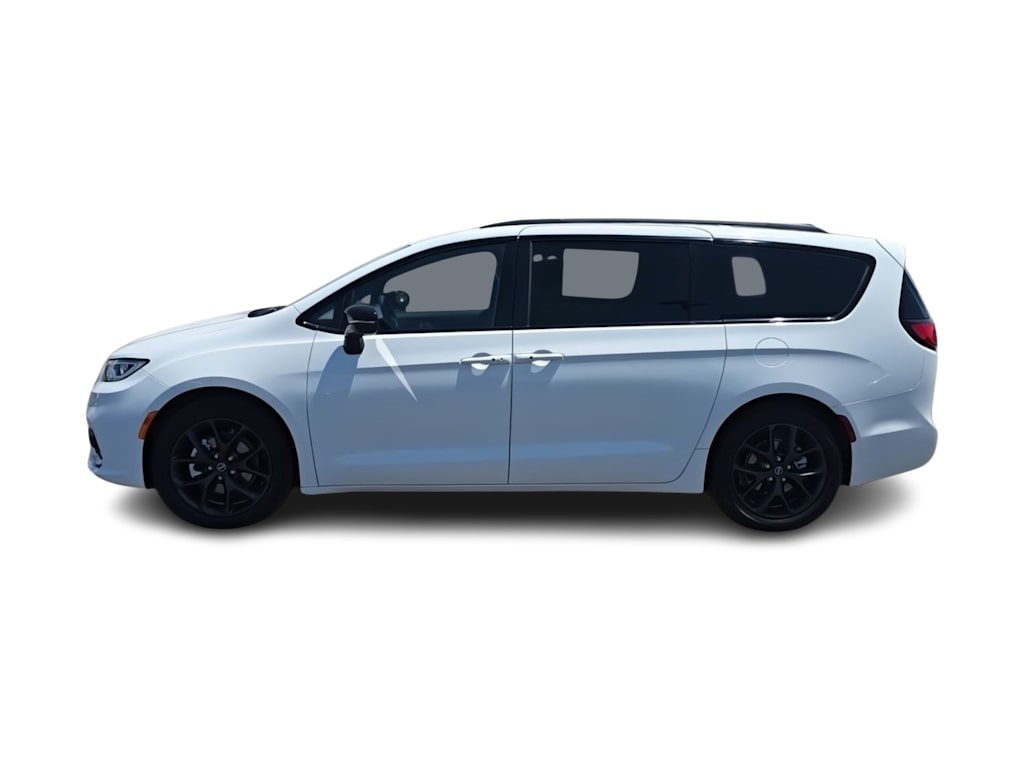 Thumbnail: 2025 Chrysler Pacifica - 18