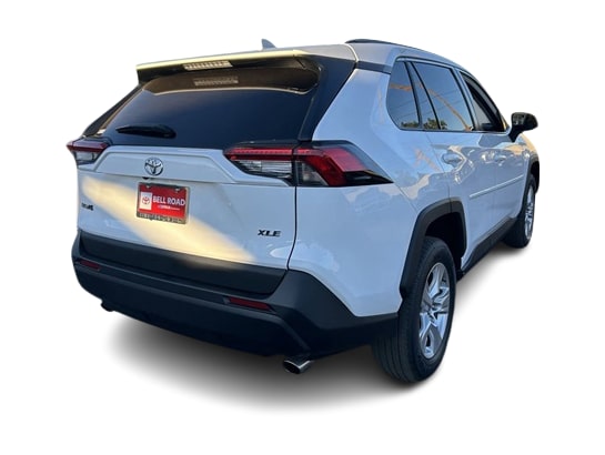 2019 Toyota RAV4 XLE 18