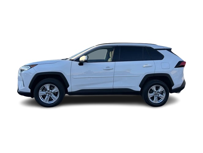 2019 Toyota RAV4 XLE 3