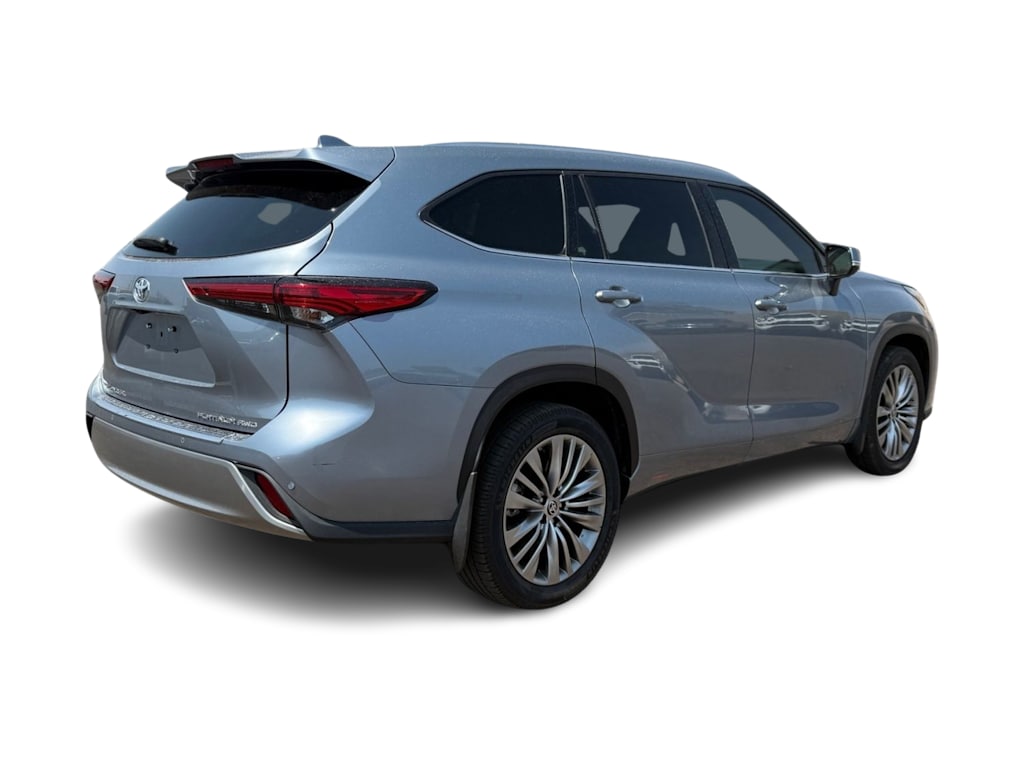 Thumbnail: 2021 Toyota Highlander - 16