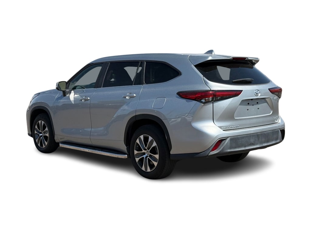 Thumbnail: 2023 Toyota Highlander - 3