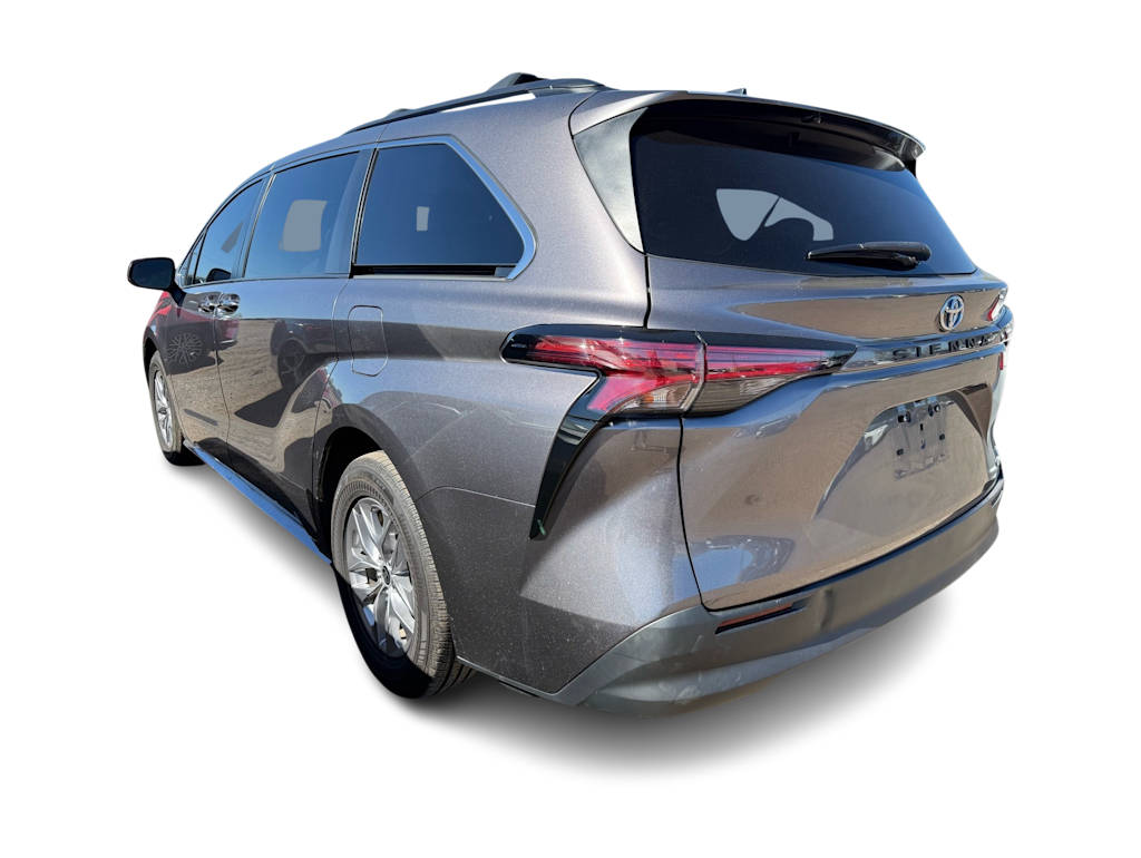 Thumbnail: 2022 Toyota Sienna - 2