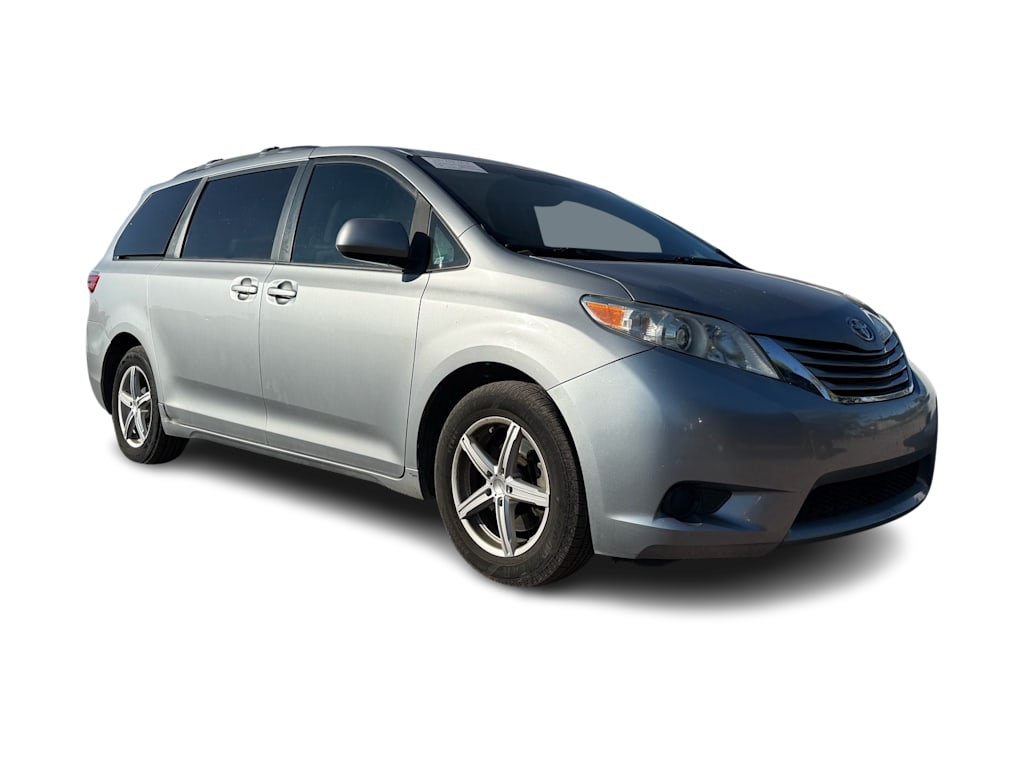 Thumbnail: 2017 Toyota Sienna - 7