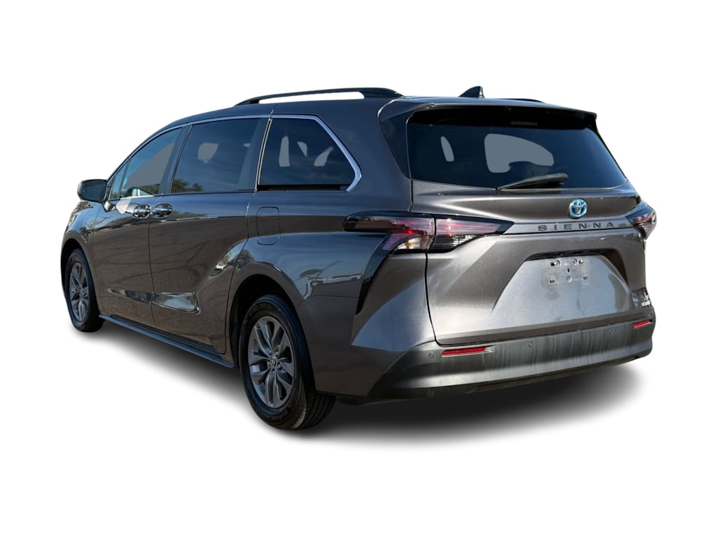Thumbnail: 2024 Toyota Sienna - 3