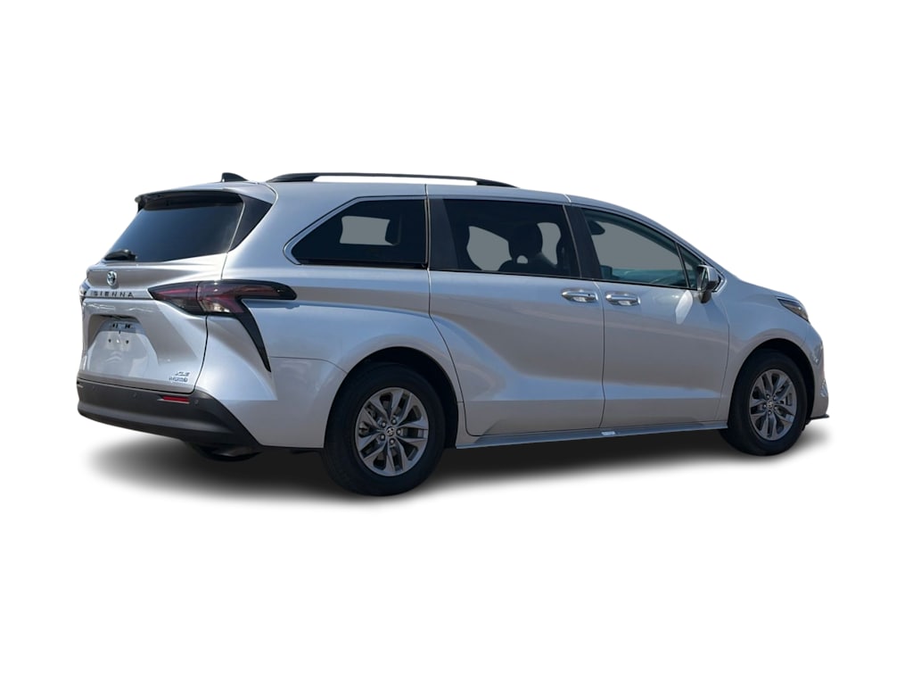 Thumbnail: 2024 Toyota Sienna - 10