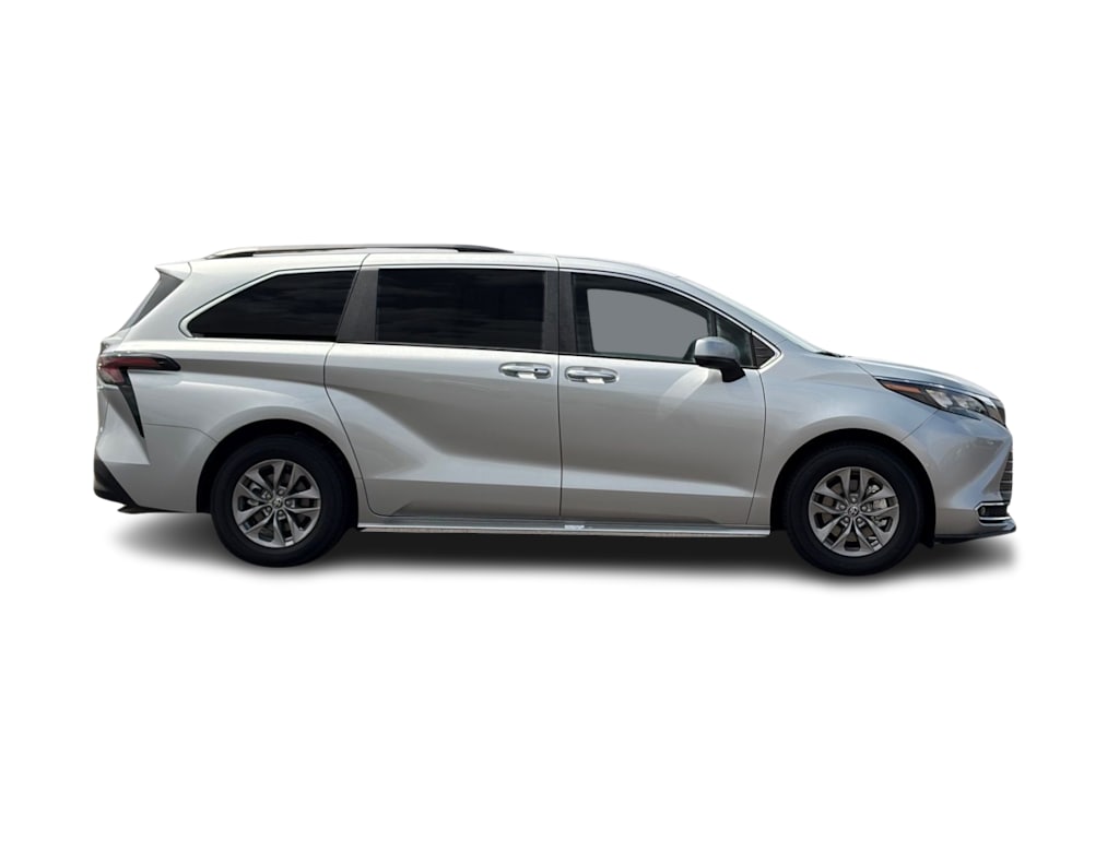 Thumbnail: 2024 Toyota Sienna - 16