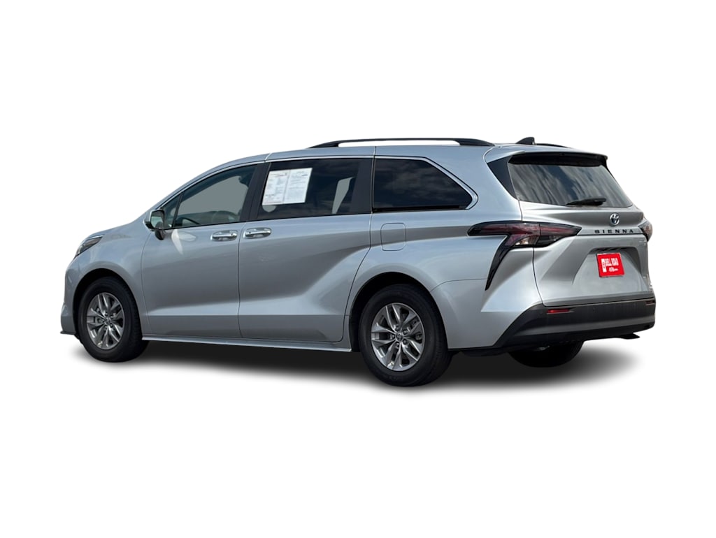 Thumbnail: 2024 Toyota Sienna - 3