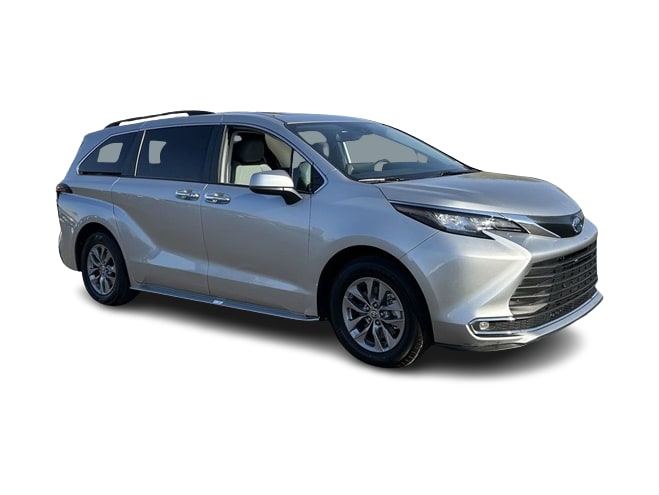 2023 Toyota Sienna XLE 19