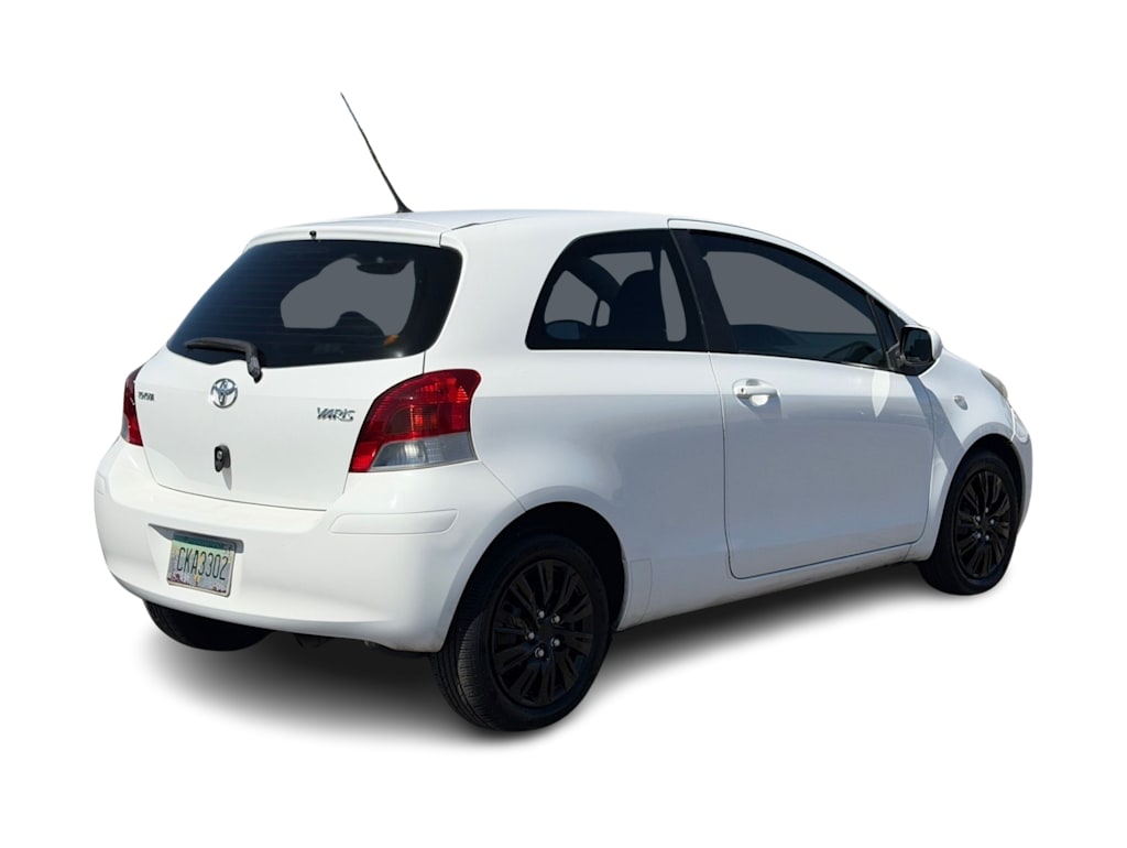 Thumbnail: 2011 Toyota Yaris - 11