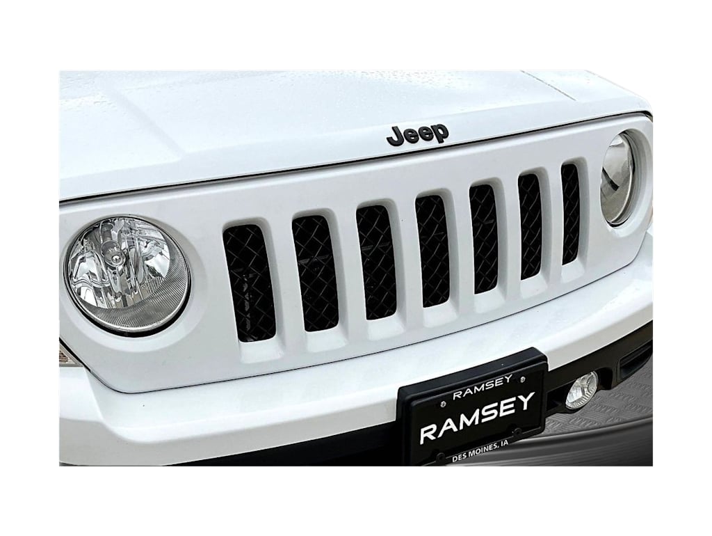 Thumbnail: 2015 Jeep Patriot - 31