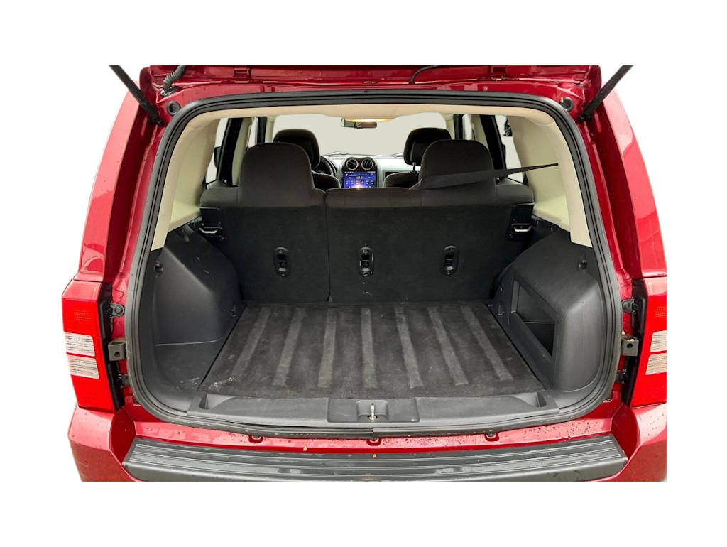Thumbnail: 2016 Jeep Patriot - 17