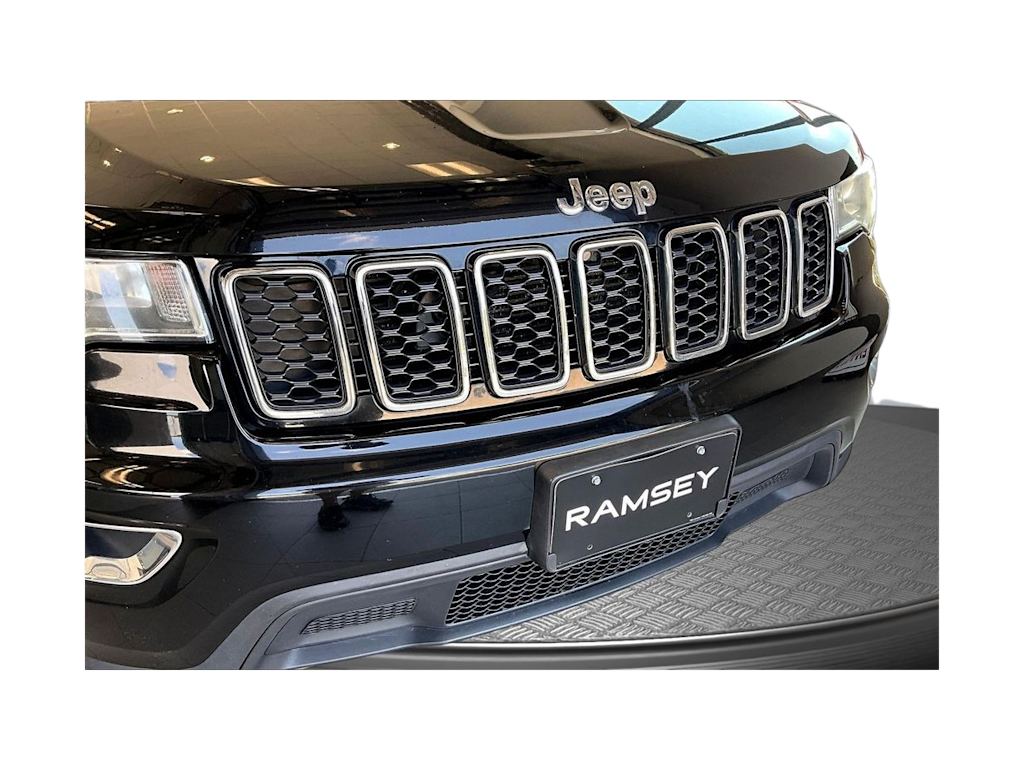 Thumbnail: 2018 Jeep Grand Cherokee - 33