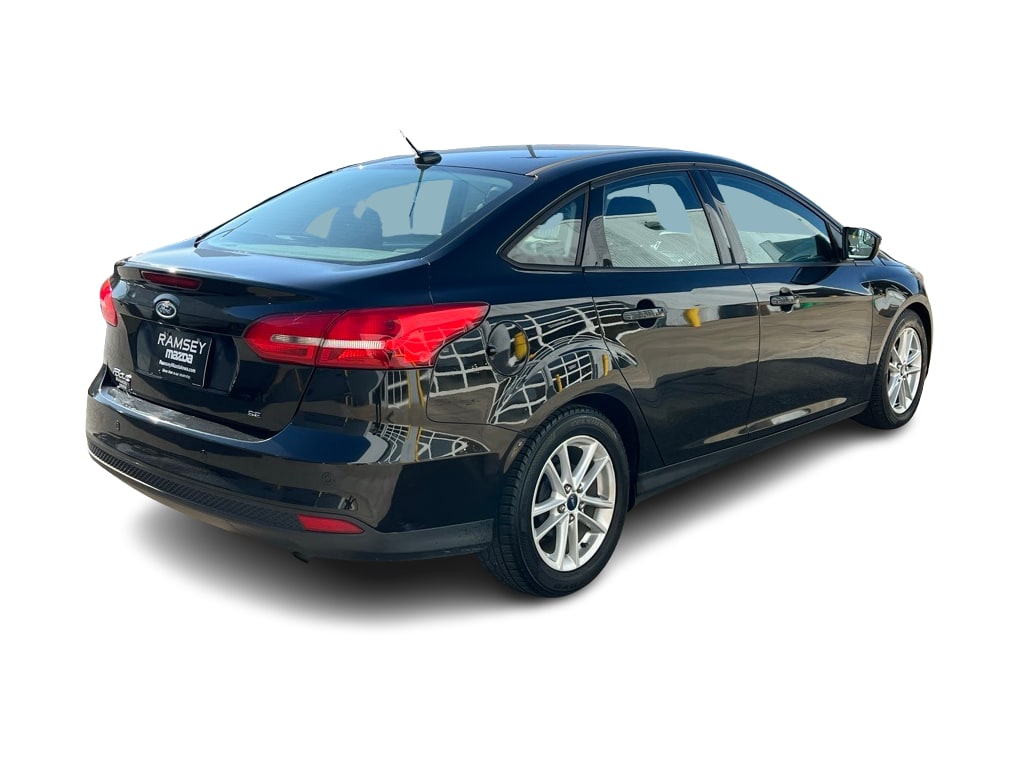Thumbnail: 2015 Ford Focus - 18