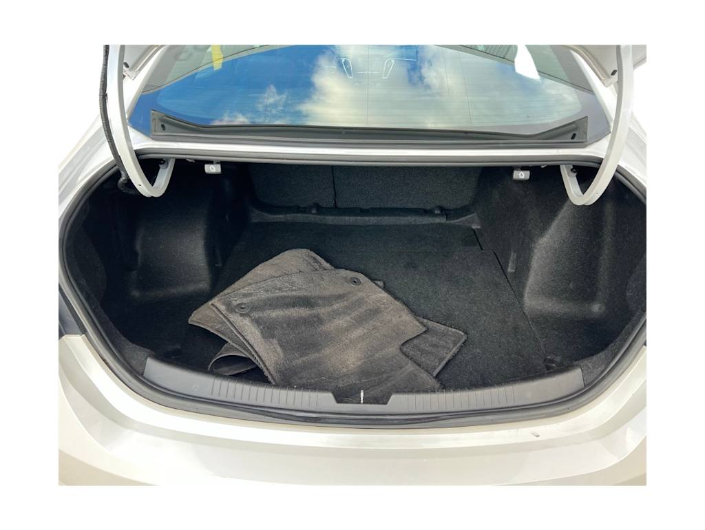 Thumbnail: 2017 Chevrolet Malibu - 14