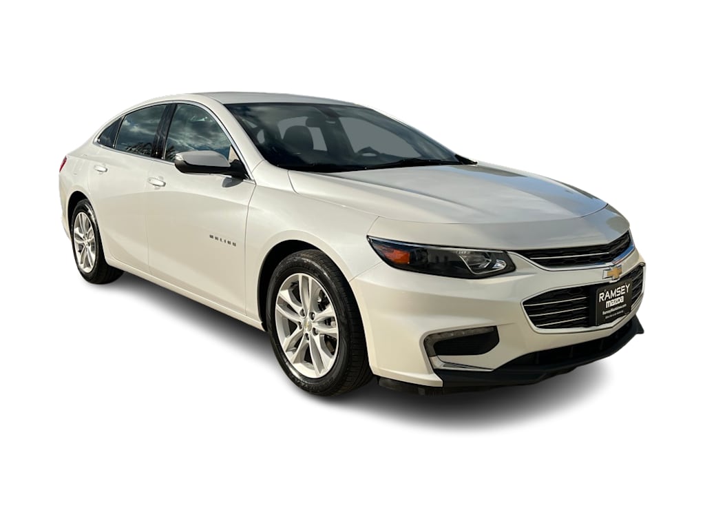 Thumbnail: 2017 Chevrolet Malibu - 19