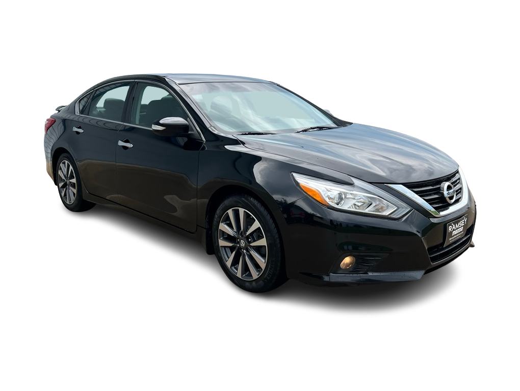 Thumbnail: 2016 Nissan Altima - 15