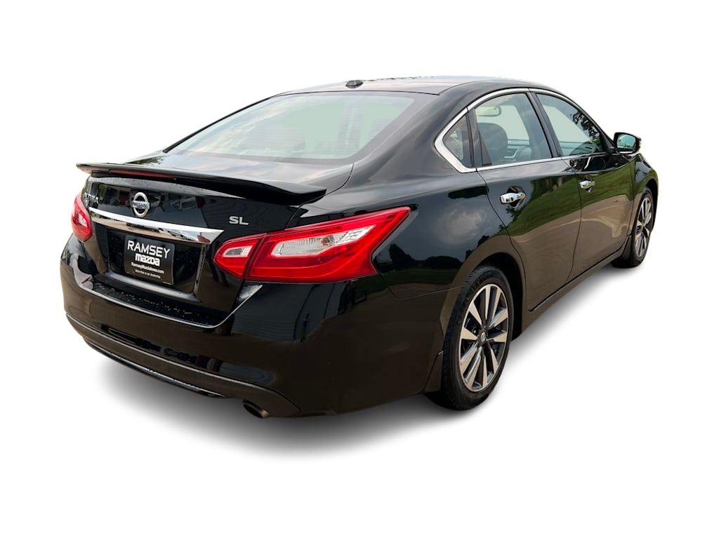 Thumbnail: 2016 Nissan Altima - 13