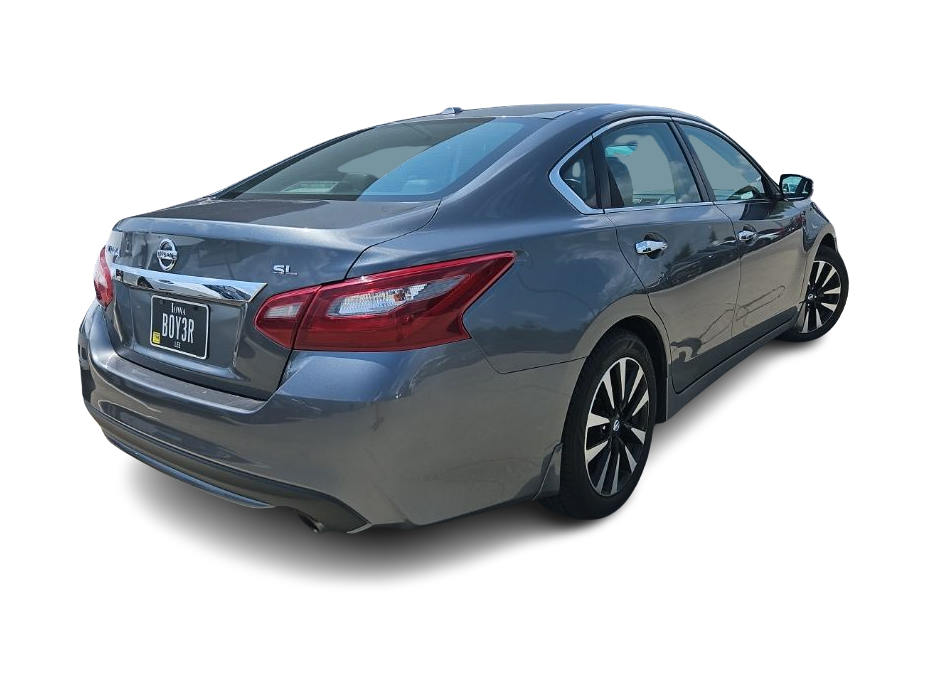 Thumbnail: 2018 Nissan Altima - 11