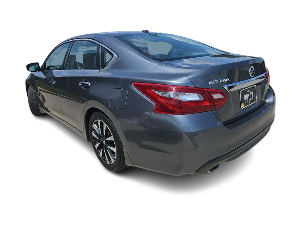 Thumbnail: 2018 Nissan Altima - 3
