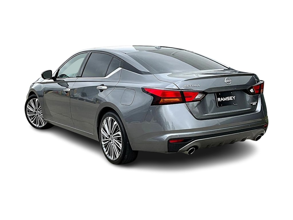 Thumbnail: 2023 Nissan Altima - 3