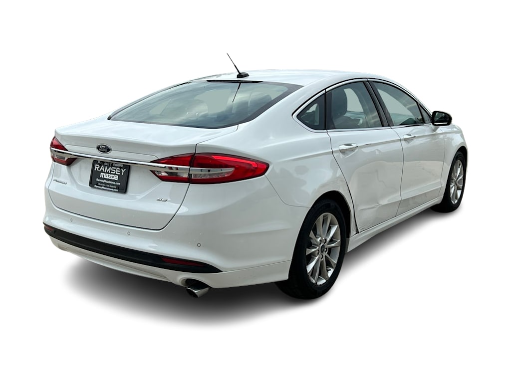 Thumbnail: 2017 Ford Fusion - 18