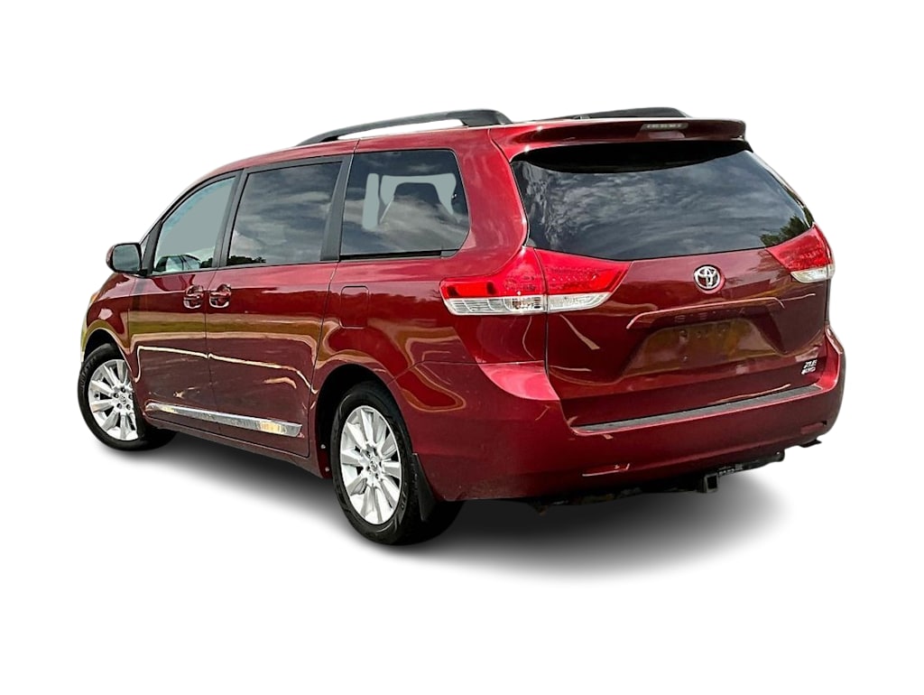 Thumbnail: 2011 Toyota Sienna - 3