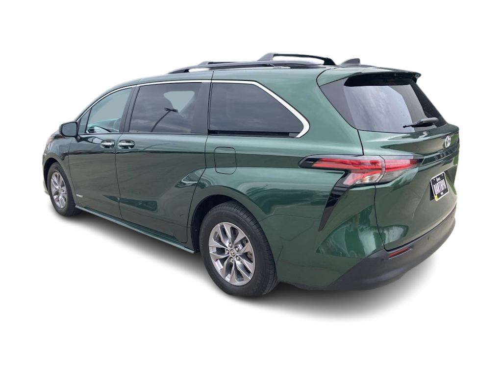 Thumbnail: 2021 Toyota Sienna - 2